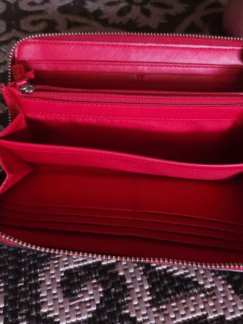 Coach Cherry Red Crossgrain Leather Zip Around Wallet with Front Slip Pocket EUC - Picture 3 of 5